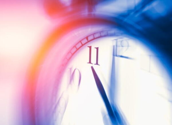 Clock Blurred main process sc720x385 t1558442467