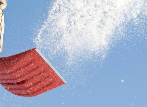 Person Shoveling Snow Main process sc720x385 t1558442457
